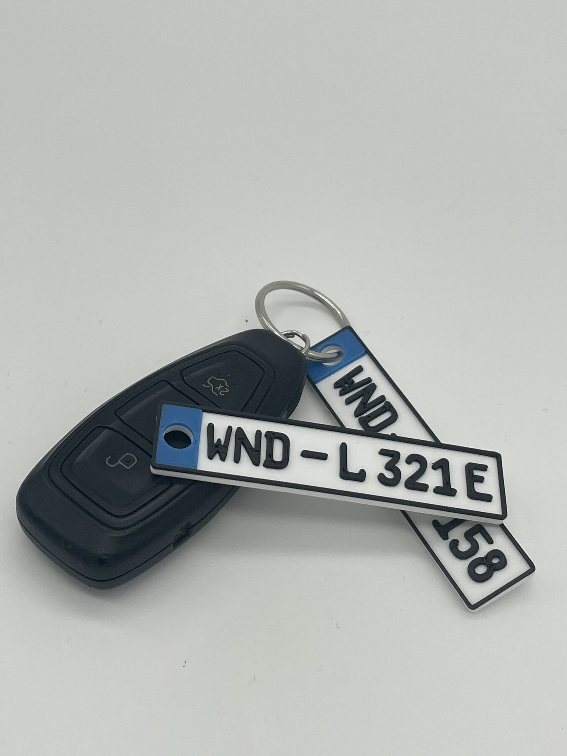 SONZE Personalisierter Nummernschild-Schlüsselanhänger zweiseitig
